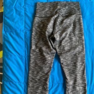 Lululemon grey capri legging